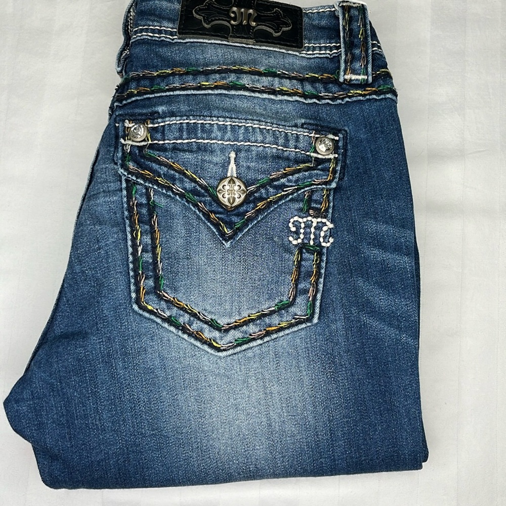 Miss Me - Women's Signature Bermuda Capris
Style # JS5014M197
Size 27